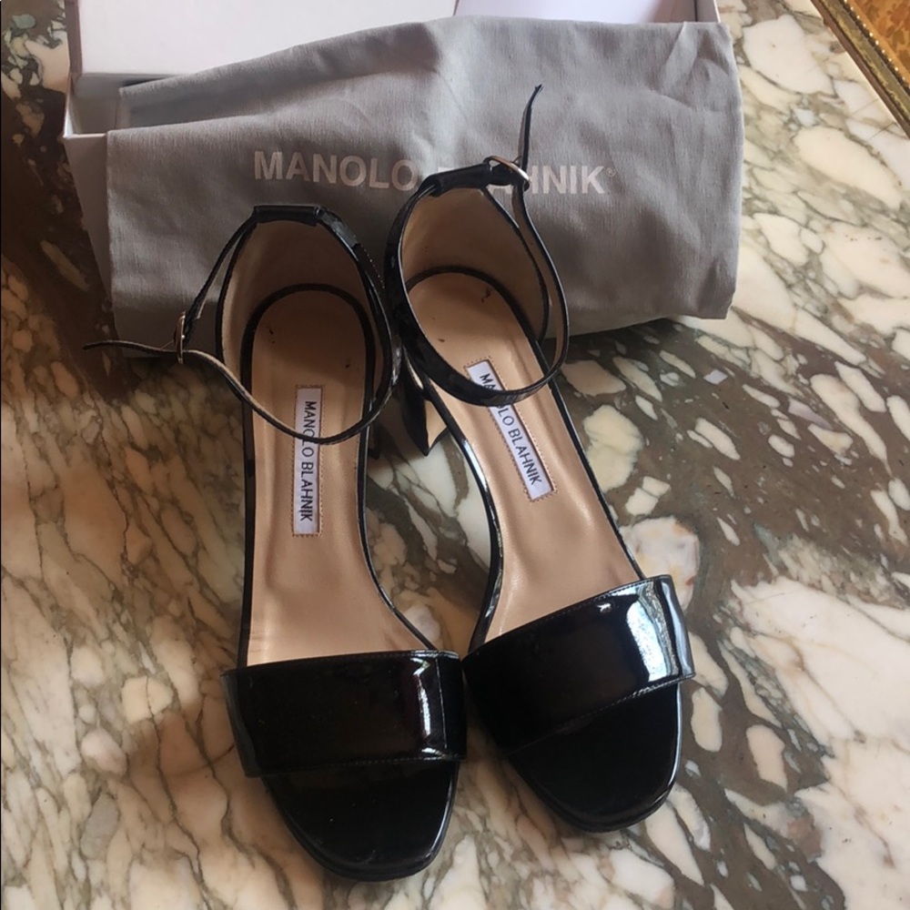 Manolo Blahnik Sandals US8